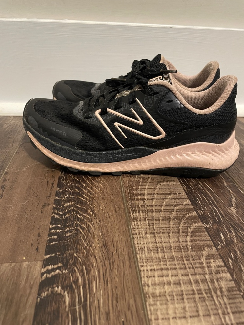 New Balance Black and Blush Women's Athletic Running Shoes size 7